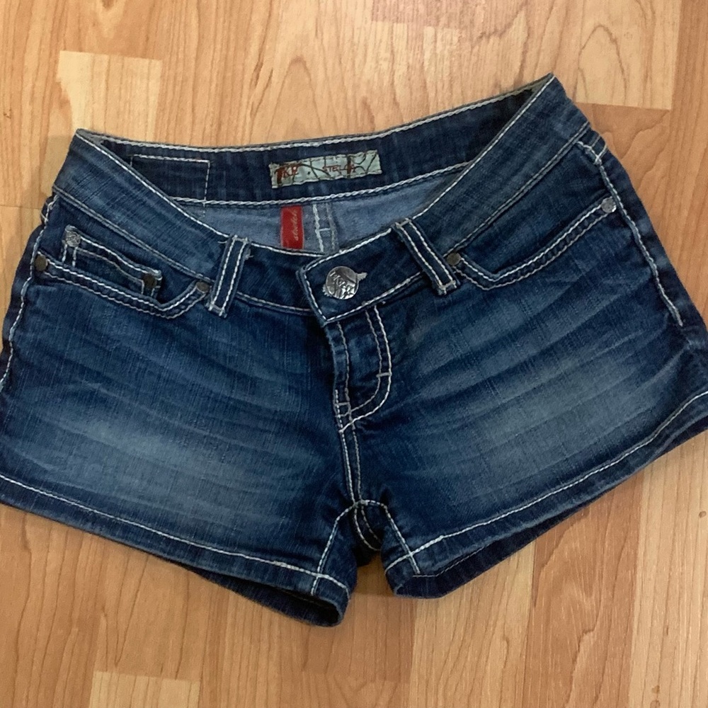 BKE Stella stretch shorts